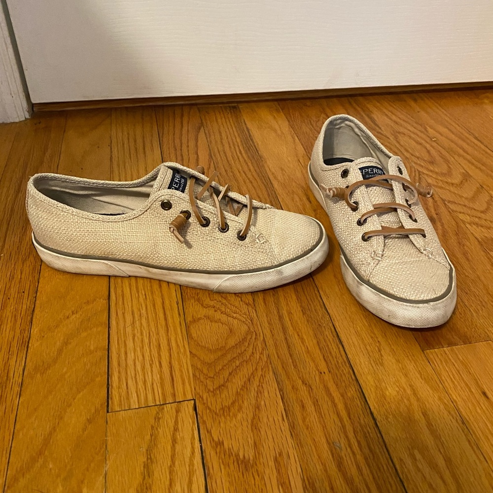 Women’s sperry shoes